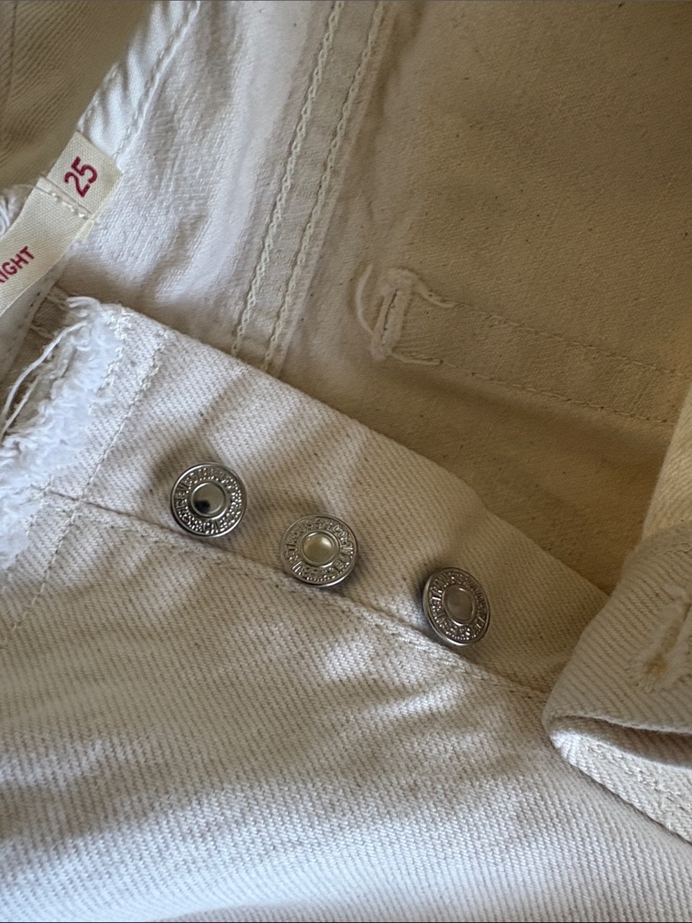 Levi's White Wedgie Straight Ankle Jeans - Picture 6 of 6